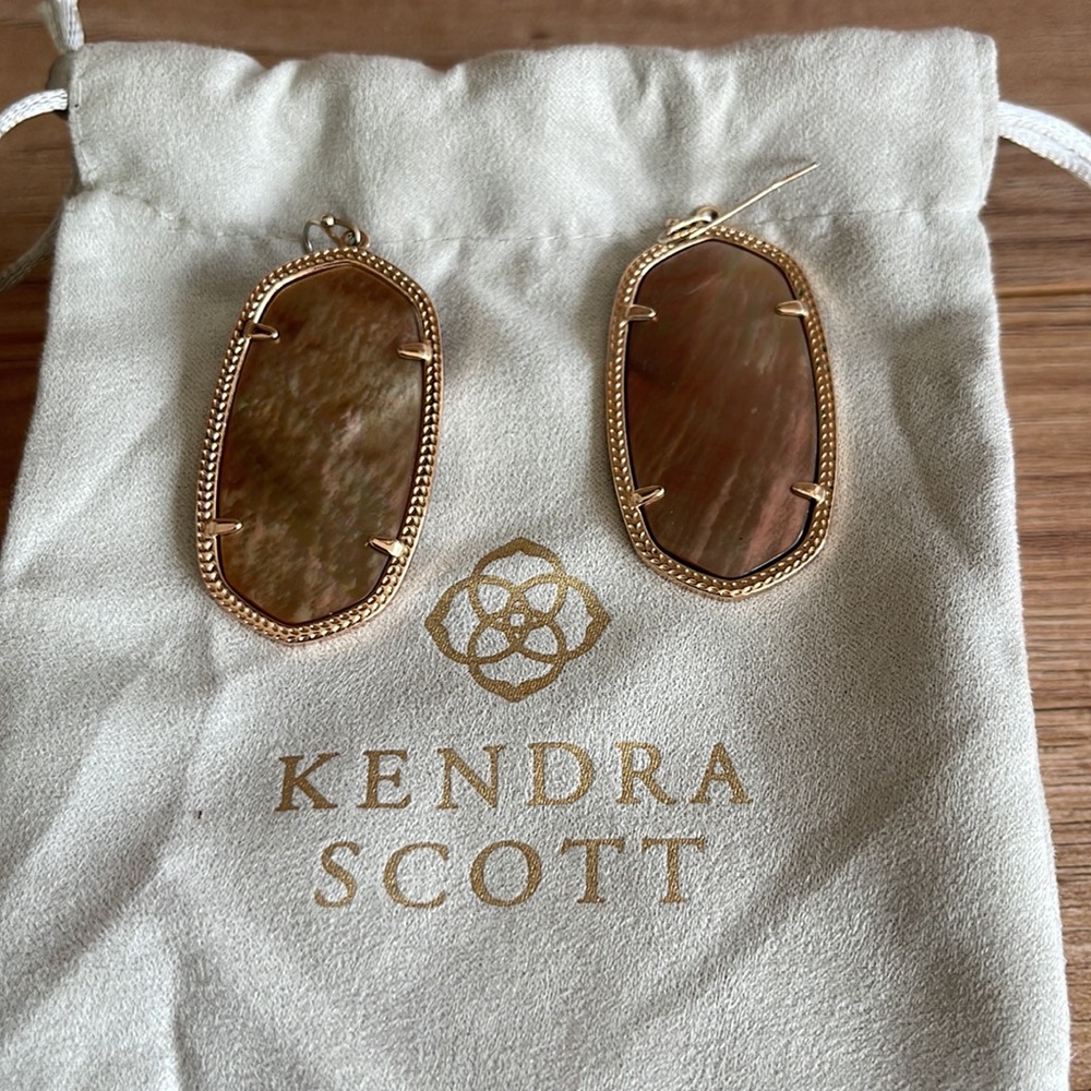 Pre-owned Kendra Scott Danielle Drop Earrings Rose Gold Ivory Mother of Pearl - Picture 3 of 7